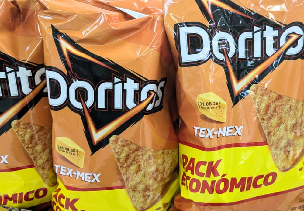 Bolsas de Doritos en el supermercado | Imagen: FACUA.