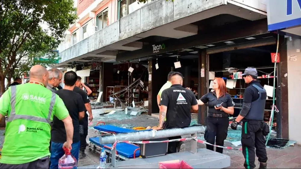 Al menos 24 lesionados por la explosión de un comercio en Florencio Varela