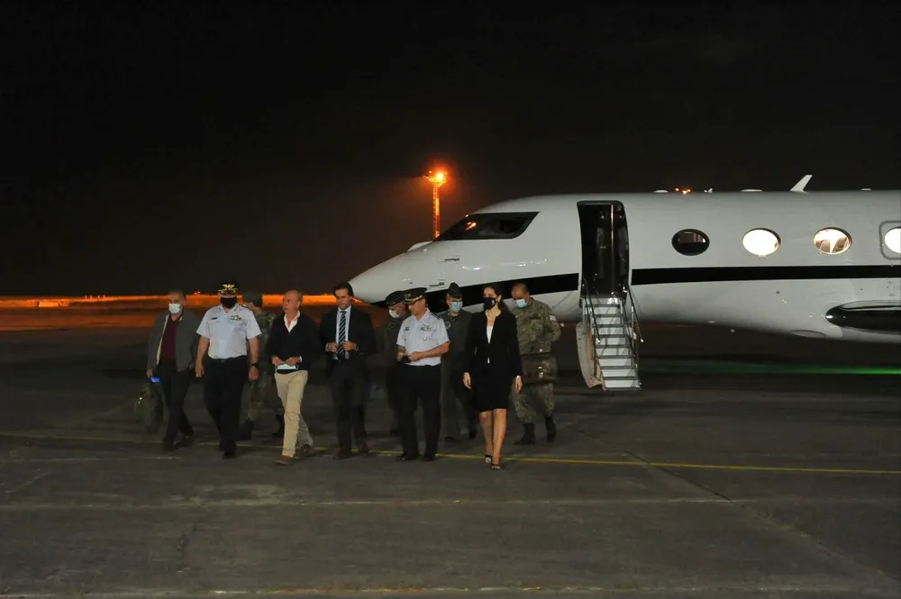 La comitiva llegó al país en la madrugada de este domingo.