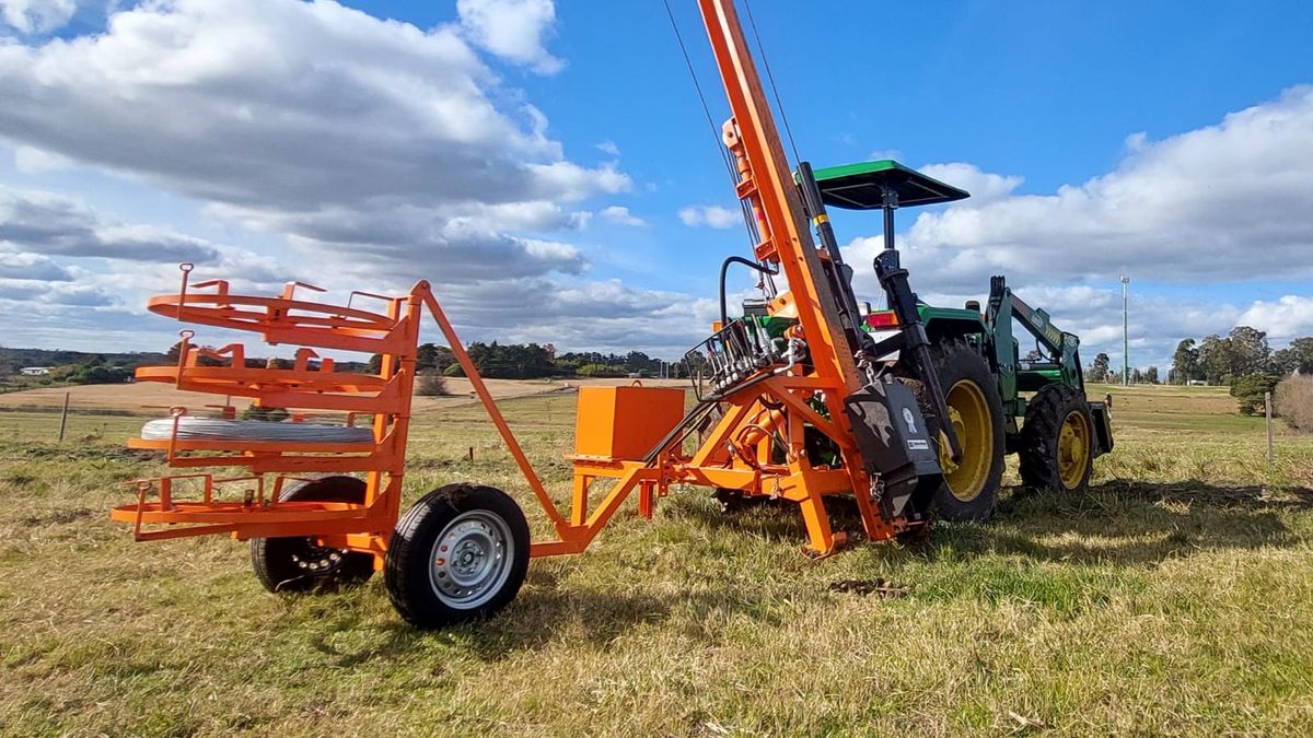Una herramienta uruguaya sorprendió en la Agroactiva de Argentina: el caso de la clavadora de postes