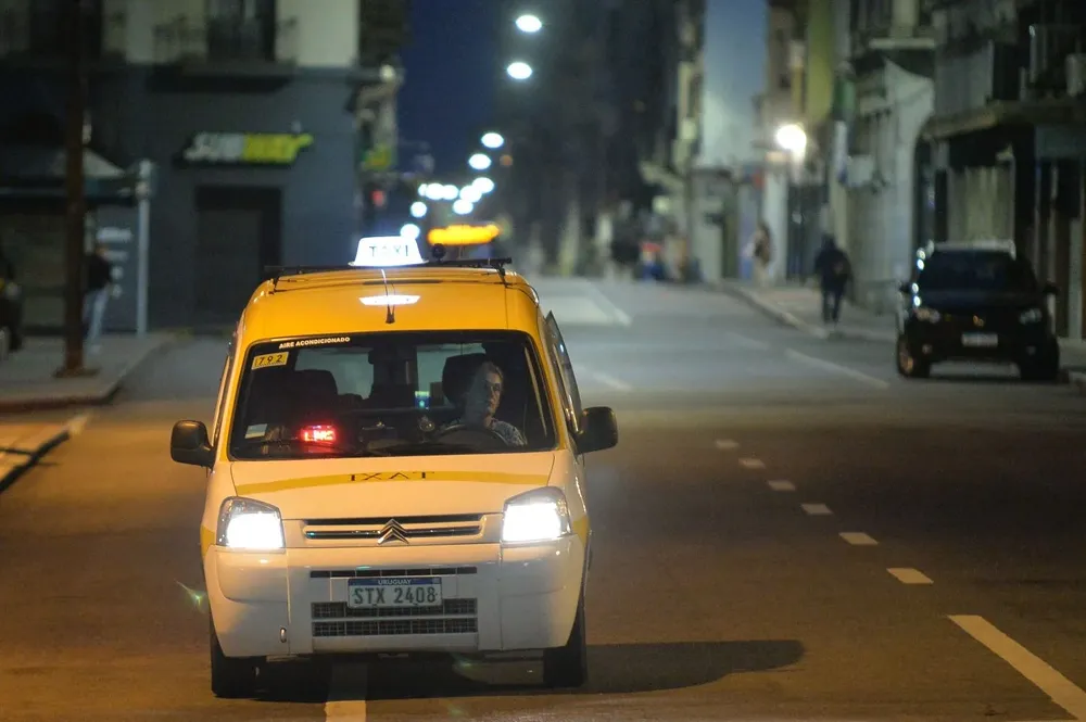 La pareja estaría relacionada a por lo menos once rapiñas a taximetristas, indicó el Ministerio del Interior