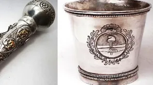 Vaso de plata colonial labrado y un fino rebenque con cabo de plata y oro cincelado
