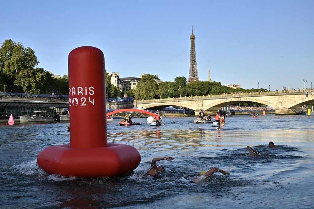 La prueba de aguas abiertas en el río Sena en París 2024