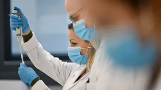 La comunidad científica global ha hecho muchos progresos en los últimos años para inspirar e involucrar a las niñas y mujeres en la ciencia