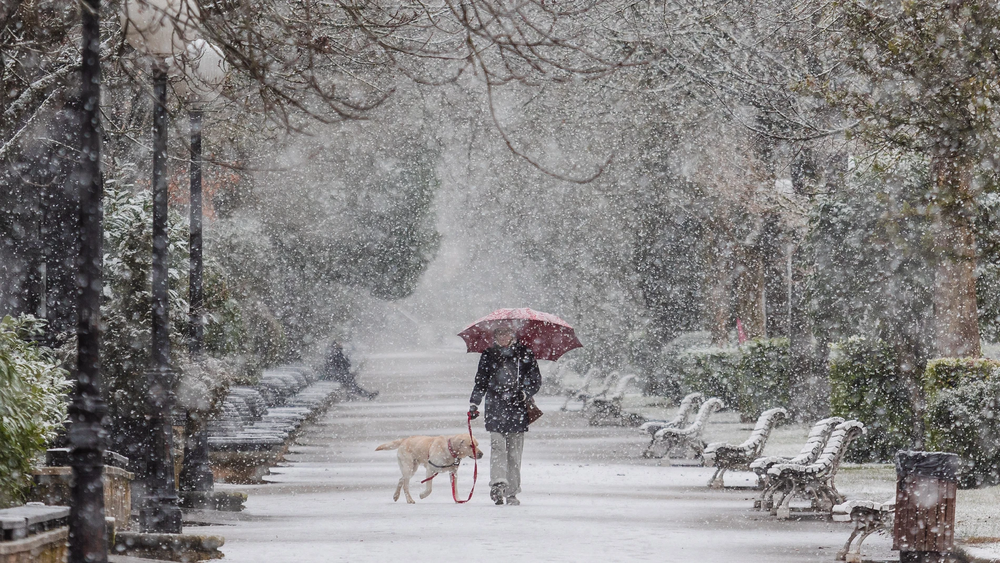 Las primeras nevadas llegan a España y podrían caer en las ciudades.