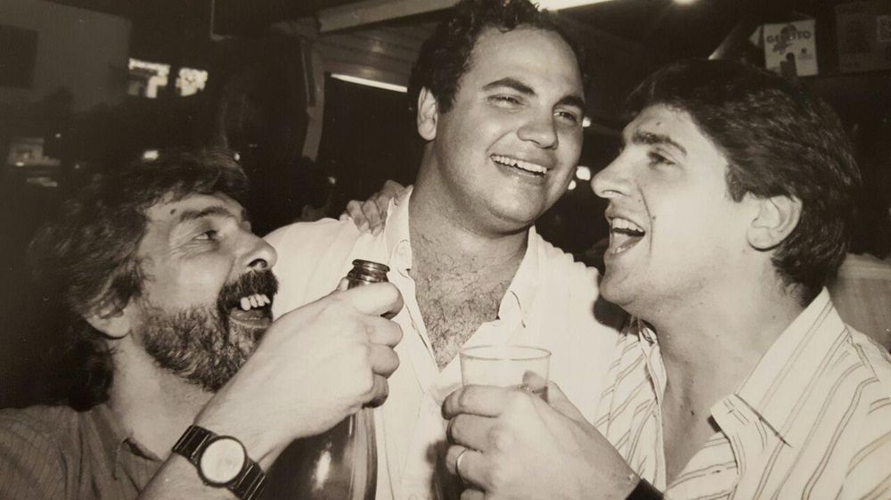 Oscar Vilas, Sergio Berrutti y &Aacute;lvaro Amoretti en la primera despedida de fin de a&ntilde;o de El Observador en el Mercado del Puerto