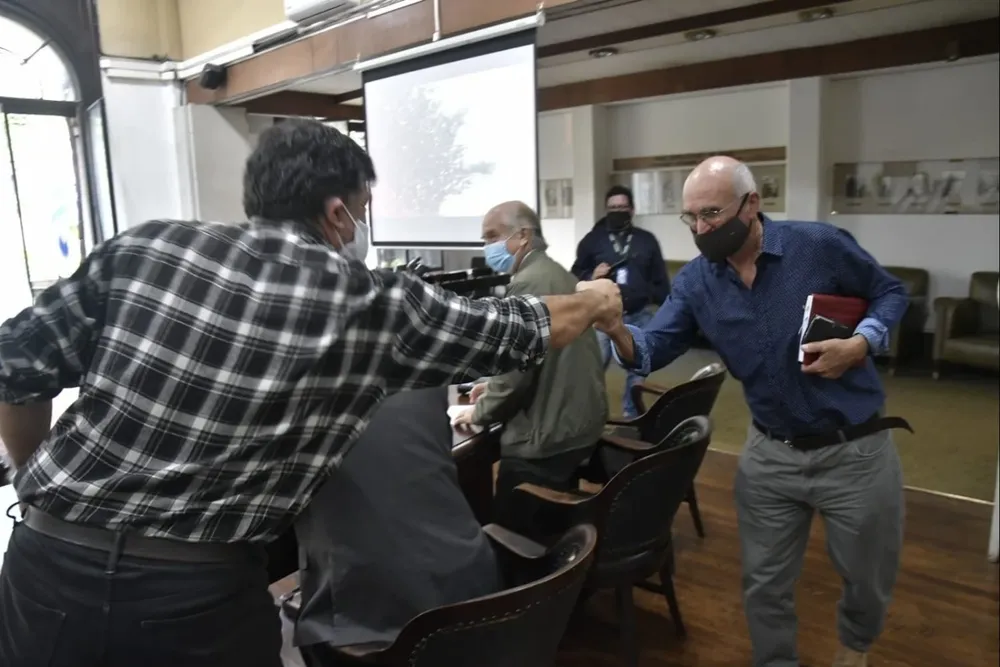 Los legisladores del Frente Amplio llevan adelante una ronda de reuniones con gremiales y otras organizaciones sociales