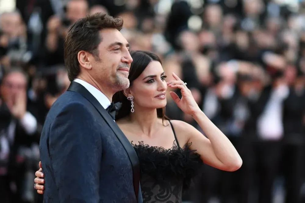 Los actores españoles Javier Bardem y Penélope Cruz posando el martes 8 en la alfombra roja de la proyección de su película Todos Lo Saben y la ceremonia de apertura de la 71ª edición del Festival de Cannes
