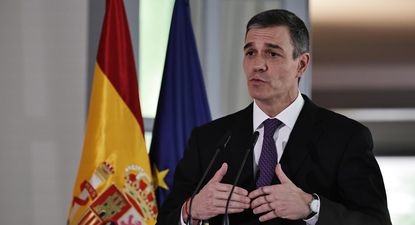 Pedro Sánchez, compareciendo ante la prensa luego de la reunión con Xi Jinping.