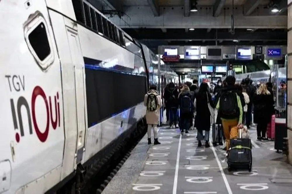En Francia impondrán el pasaporte sanitario en los trenes de larga distancia
