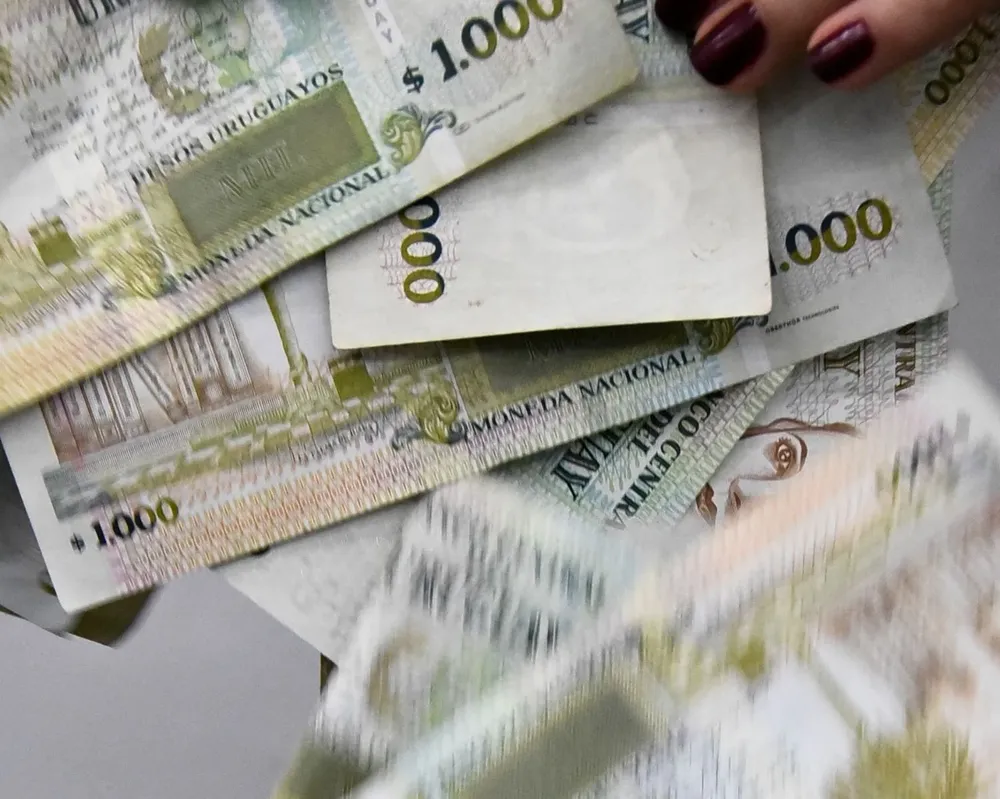 Pesos uruguayos