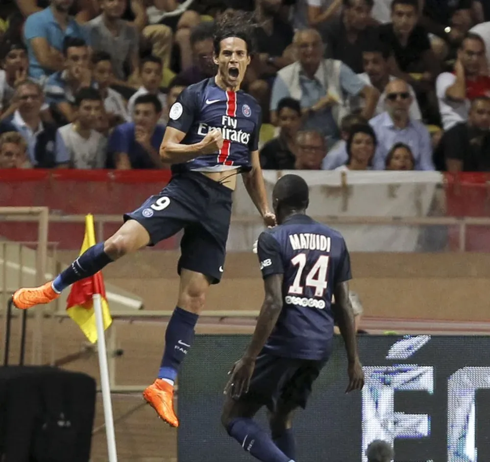 Cavani firmó dos de los tres goles de PSG ante Monaco