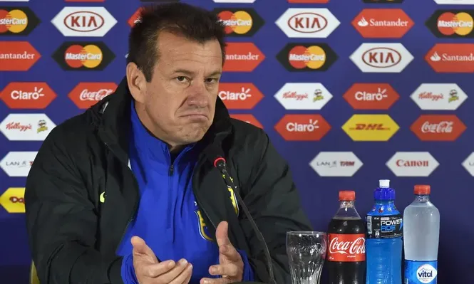 Dunga en conferencia de prensa