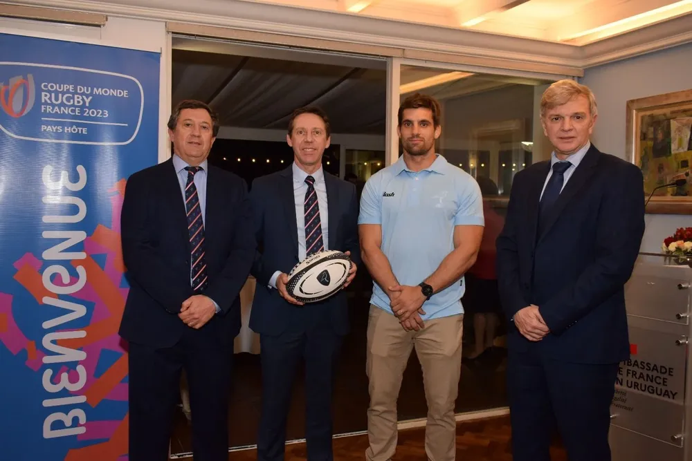 Santiago Slinger, embajador francés Jean-Paul Seytre, Andrés Vilaseca y secretario nacional de Deportes, Sebastián Bauzá