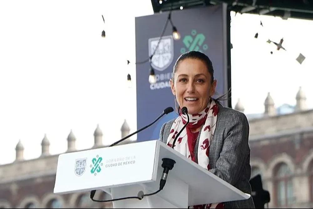 Claudia Sheinbaum, ex alcaldesa de Ciudad de México, se abre camino para ser elegida en las presidenciales de junio de 2024.