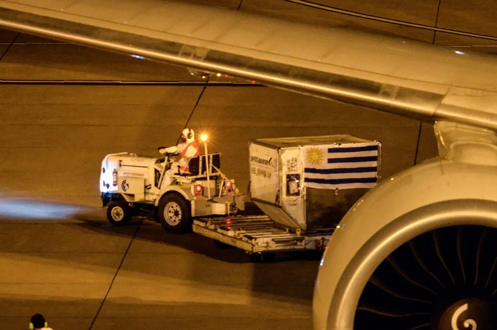 Arribo de vacunas al Aeropuerto de Carrasco (foto de archivo)