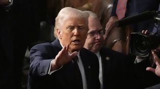 La guerra comercial de Trump hace retroceder casi ocho décadas de globalización, advierte JP Morgan