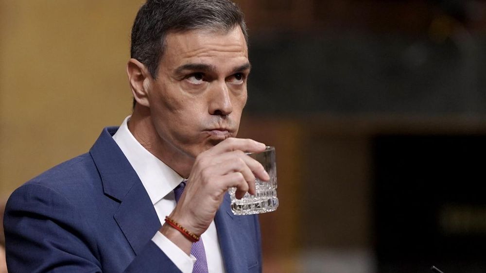 Sánchez no queda muy bien parado con la nueva estrategia energética. Después de haber defendido tan vehemente a las energías renovables, quitarles peso en el mix de generación de electricidad lo expone a&nbsp; acusaciones de hipocresía. Pero la supervivencia política siempre viene primero. Evitar otro apagón es ahora lo único que importa.&nbsp;&nbsp;