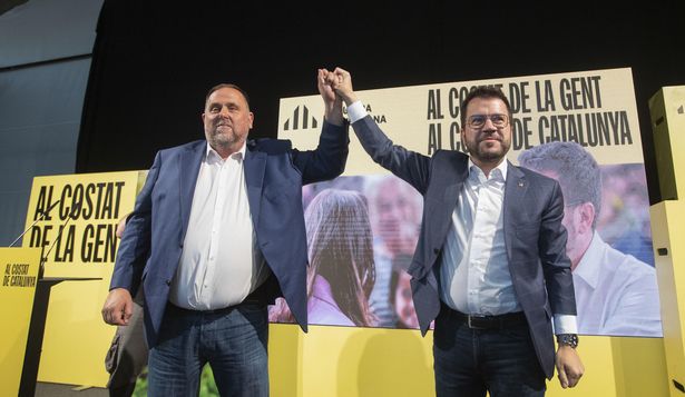 El presidente de la Generalitat y candidato a la reelección, Pere Aragonès, y el presidente de Esquerra, Oriol Junqueras&nbsp;