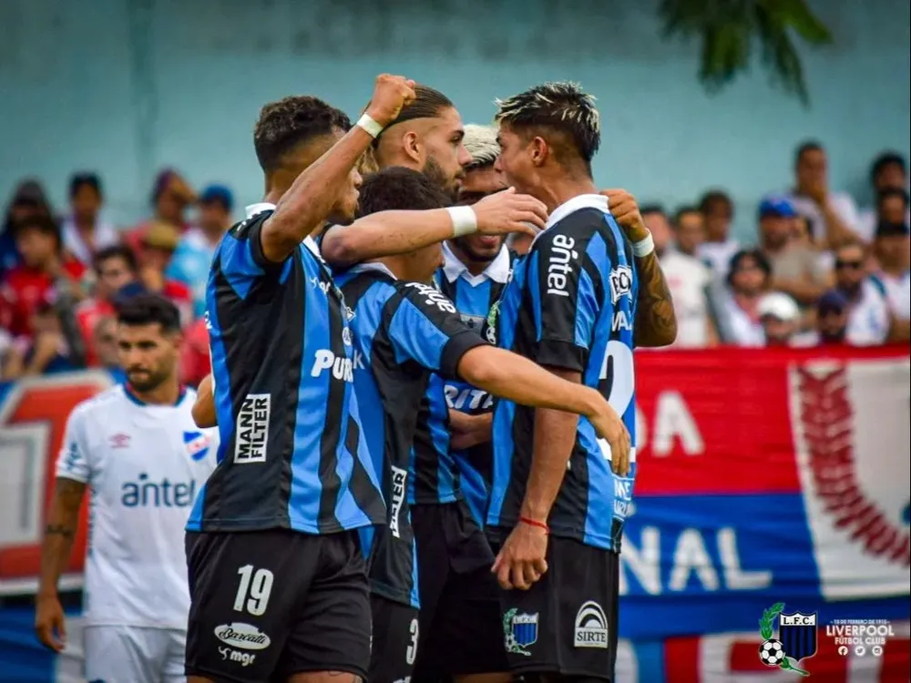 Liverpool festeja su primer gol