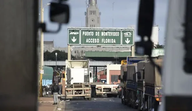 Vázquez ordenó celeridad para levantar paro de transportistas