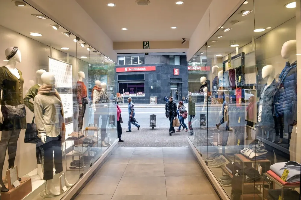 A diciembre faltaban todavía 36.000 puestos de trabajo para alcanzar los niveles de febrero del año pasado.