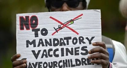 cientificos advierten sobre desconfianza de la poblacion hacia vacuna de covid-19