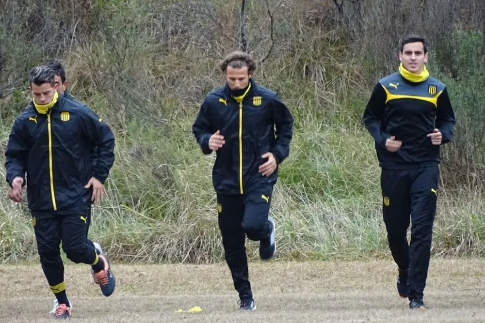 Forlán comenzó a entrenar en Peñarol