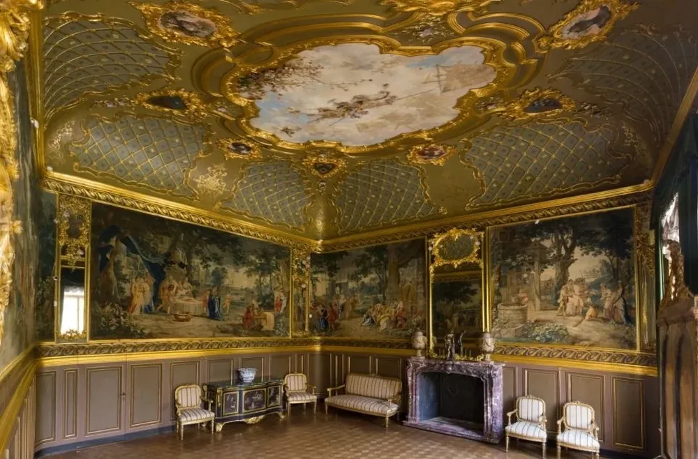 Una de las salas del museo Khanenko, cuyas obras corren riesgo ante los bombardeos