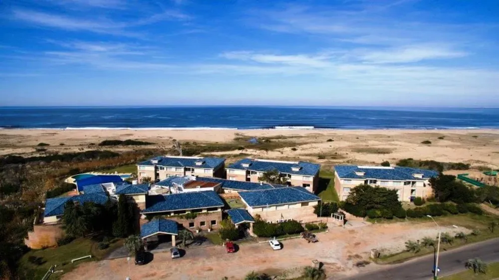 El área de superficie del complejo alcanza a 8,570 m², mientras que la construcción es de 10.895 m²