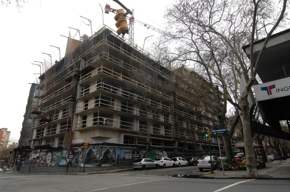 Sobre Canelones se dan construcciones tanto de bajas como altas