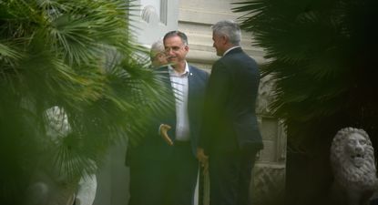 Yamandú Orsi recibe a delegación de la OCDE