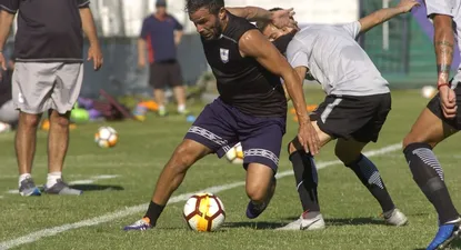 Defensor y la porfiada primera ronda