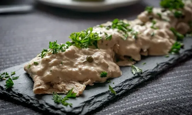 El vitel toné se convirtió en un plato casi exclusivo de las fiestas