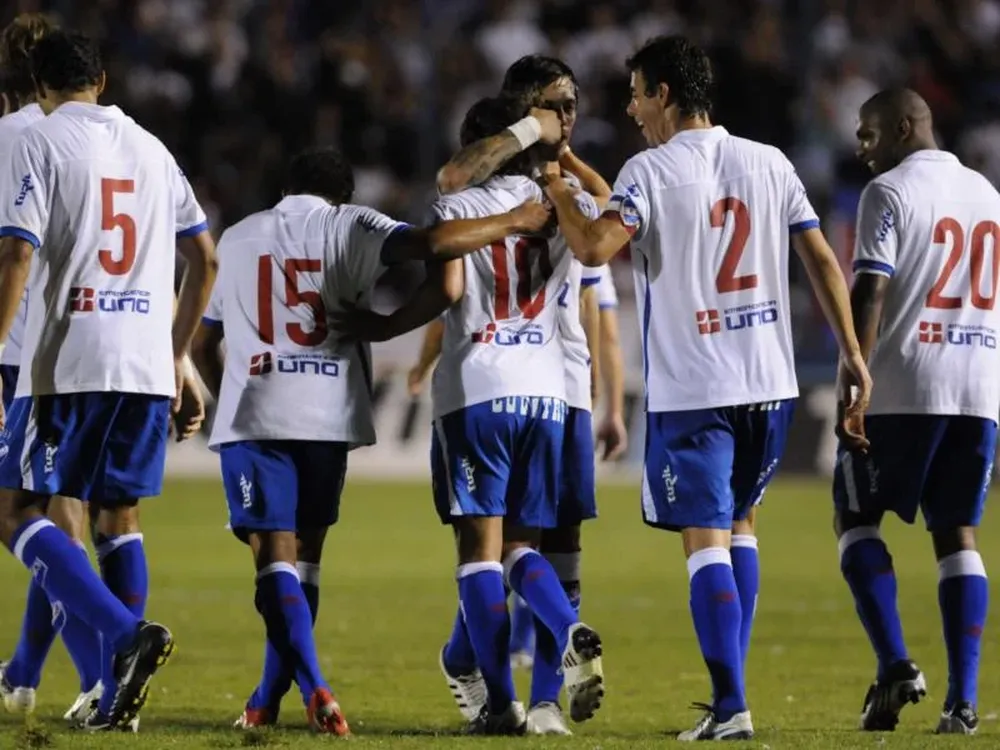 El Muñeco fue felicitado por su compañeros