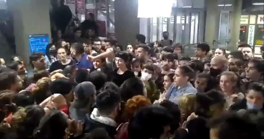 Pelea entre estudiantes de filosofía