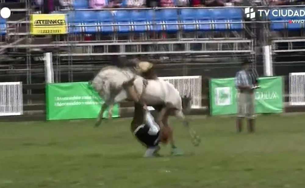 El momento del accidente en la Criolla del Prado
