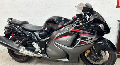 a subasta motos suzuki yakabusa y px baccio
