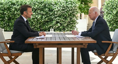 Joe Biden junto a Macron