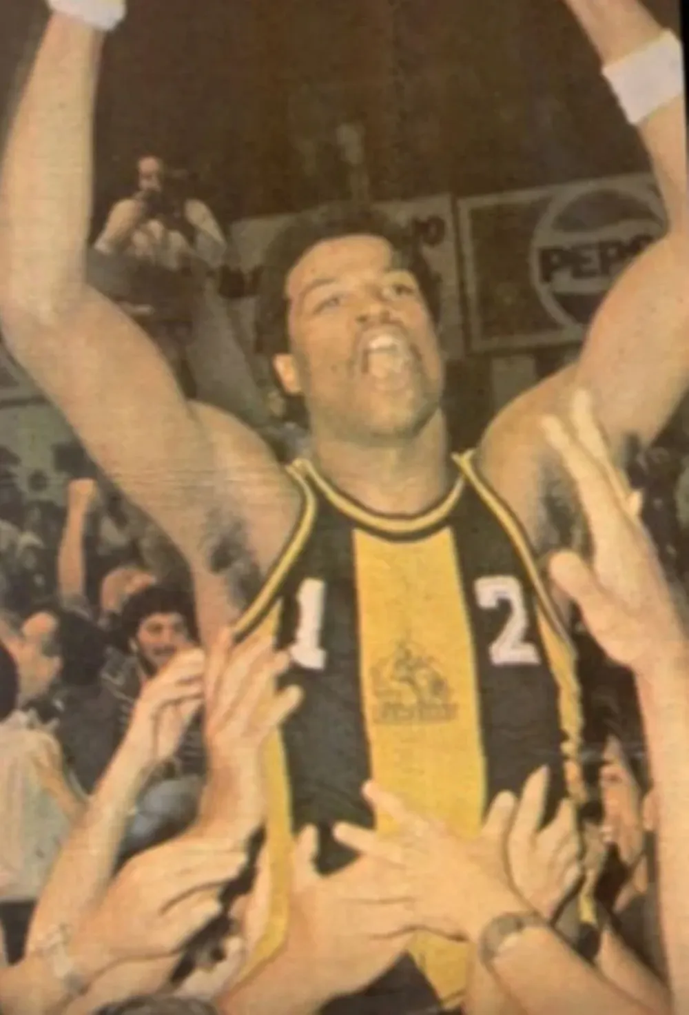 Bo Jackson y la red que se llevó del Cilindro tras ganarle a Bohemios