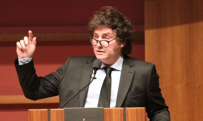 El Loco y la ley muralla