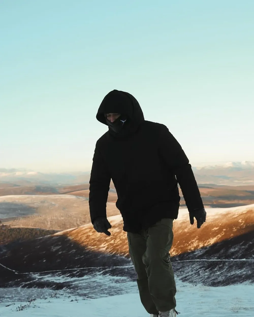 Emiliano Martínez en las montañas de Escocia