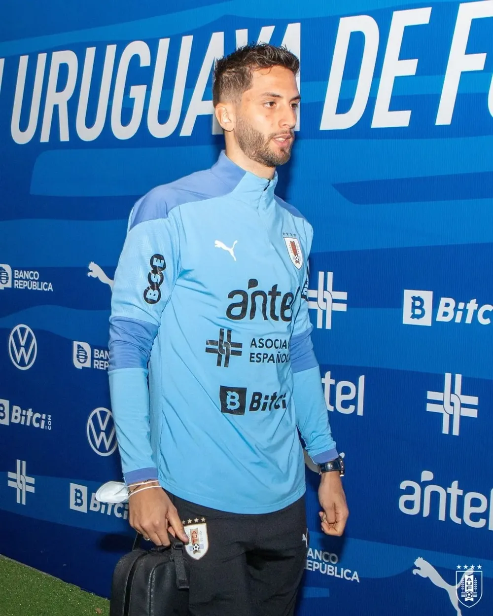 Rodrigo Bentancur al llegar al Estadio Centenario