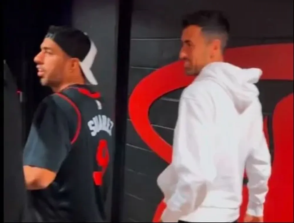 Luis Suárez y Sergio Busquets