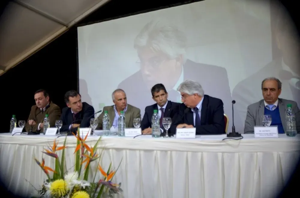 El vicepresidente de la República, Raúl Sendic y el ministro Tabaré Aguerre, encabezan el panel de cierre en los actos de INIA Las Brujas.