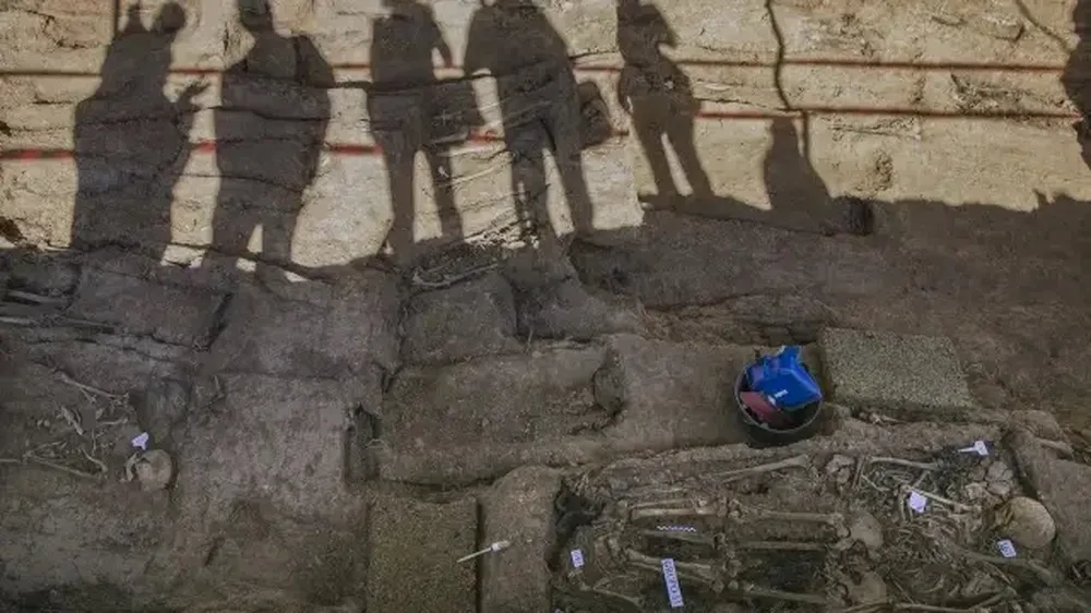 Exhumación de tumbas de la guerra civil en Sevilla.