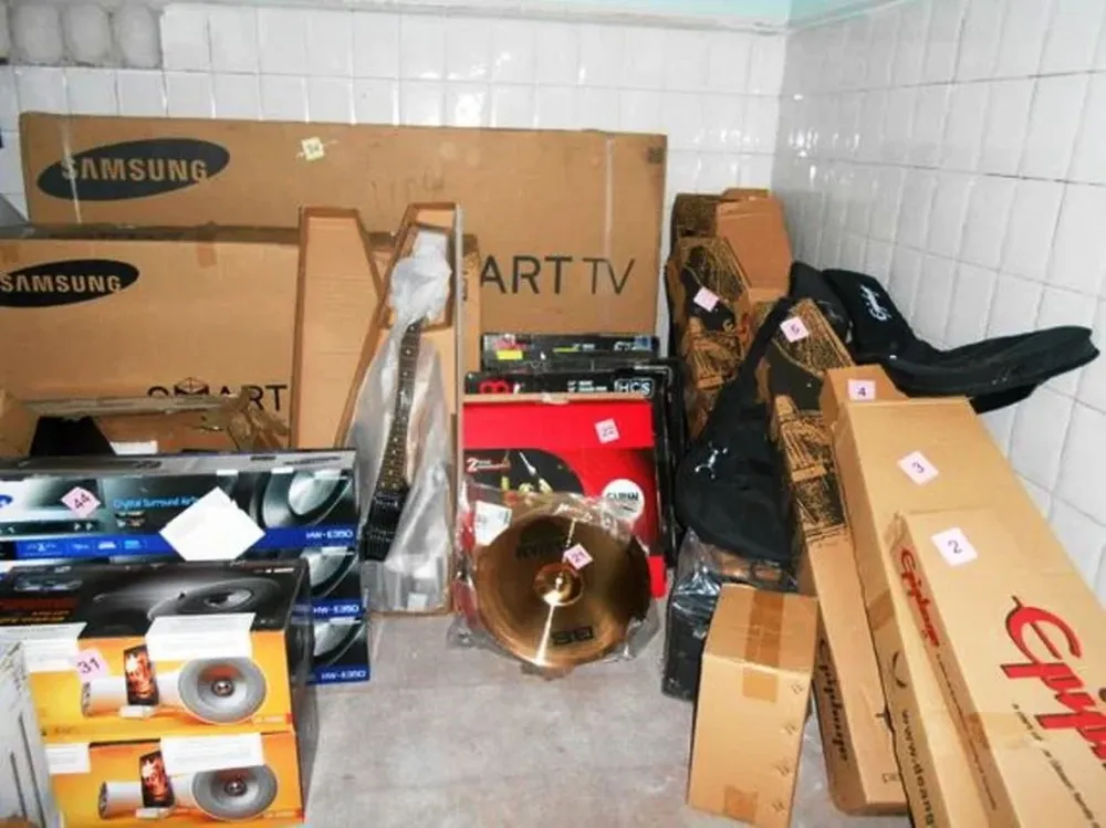 Guitarras y televisores de 75  pulgadas serán rematados por Suárez Ortíz