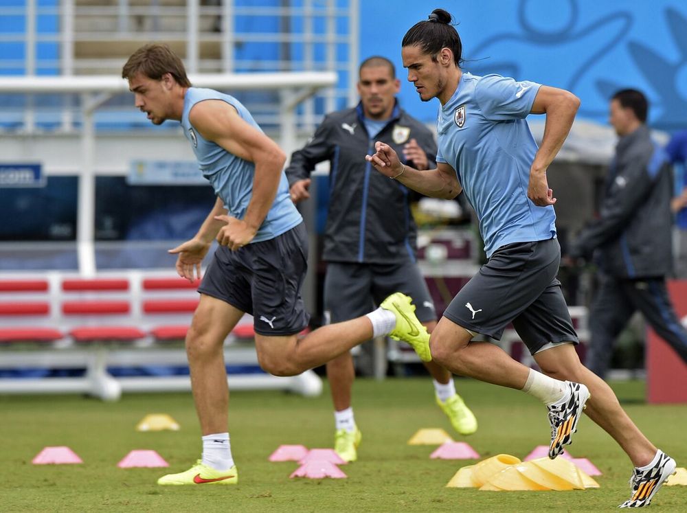 Sebastián Coates y Edinson Cavani en la selección de Uruguay