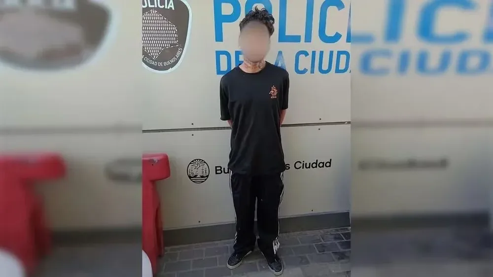 El historial delictivo del hombre que abusó a una empleada en el Hospital Fernández