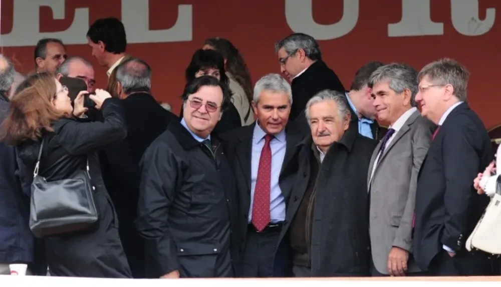 Ruralistas argentinos se fotografiaron con Mujica en la Rural